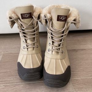 UGG Australia Adirondack Boot II Women's Shoes in Size 7, color Sand - EUC